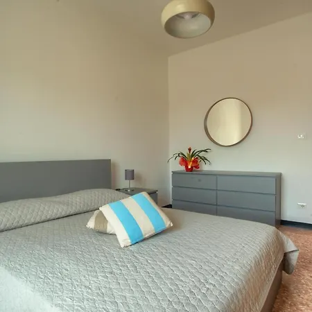 Di Fronte Pista Ciclabile Con 2 Da Letto E Wifi Imperia